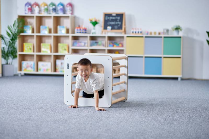 Kletterwürfel mit eckigem Fenster – Bild 2