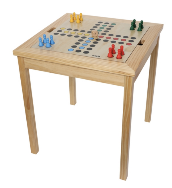 Spieltisch mit 5 Spielen